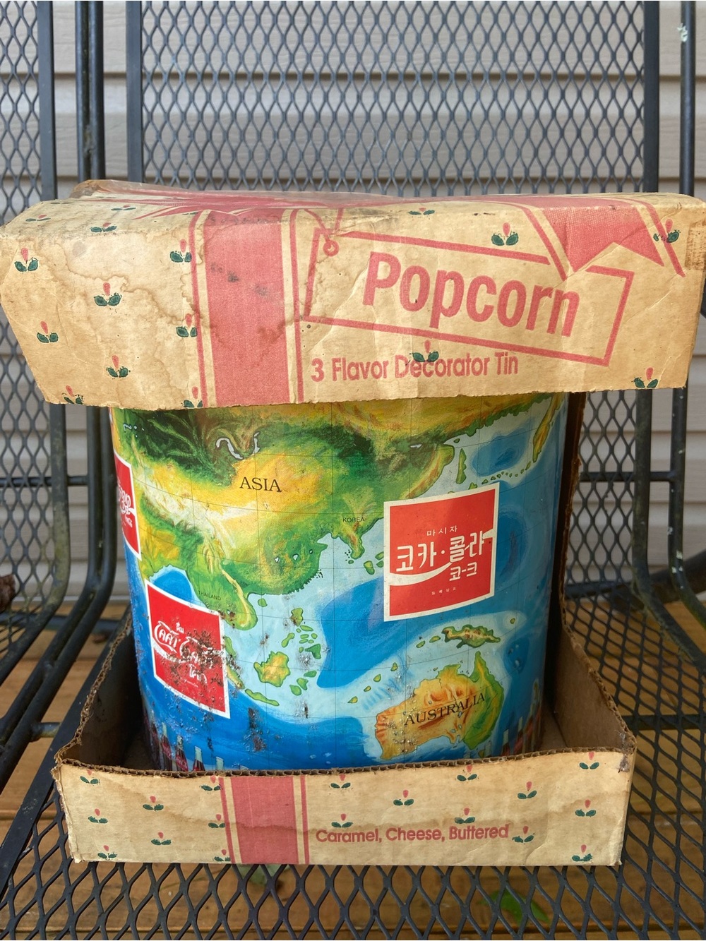 3-Flavor Decorator Christmas Tin Coke International NOS